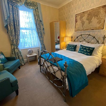 ホテル Stratford House Exclusively For Adults ランディドノー エクステリア 写真
