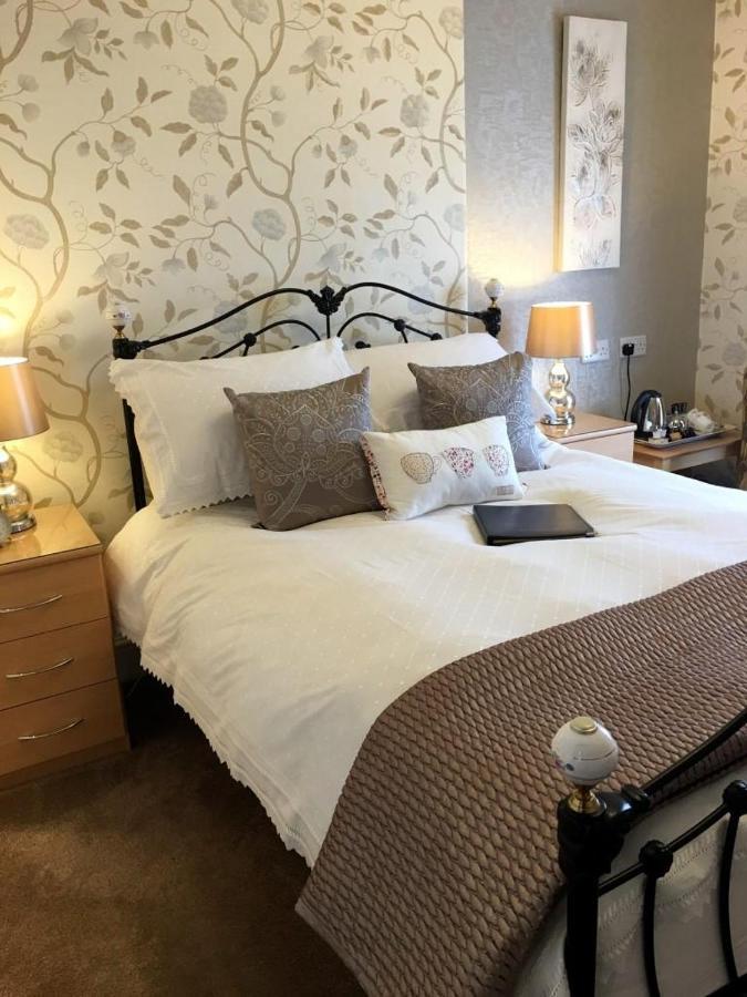 ホテル Stratford House Exclusively For Adults ランディドノー エクステリア 写真