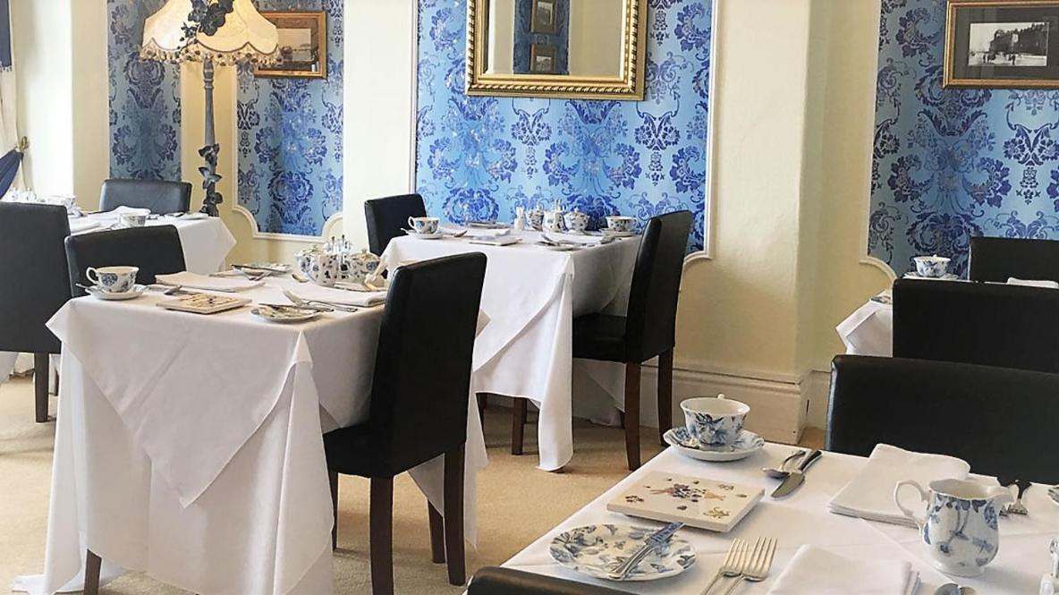 ホテル Stratford House Exclusively For Adults ランディドノー エクステリア 写真