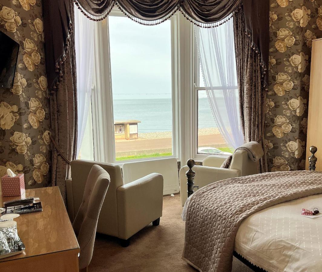ホテル Stratford House Exclusively For Adults ランディドノー エクステリア 写真