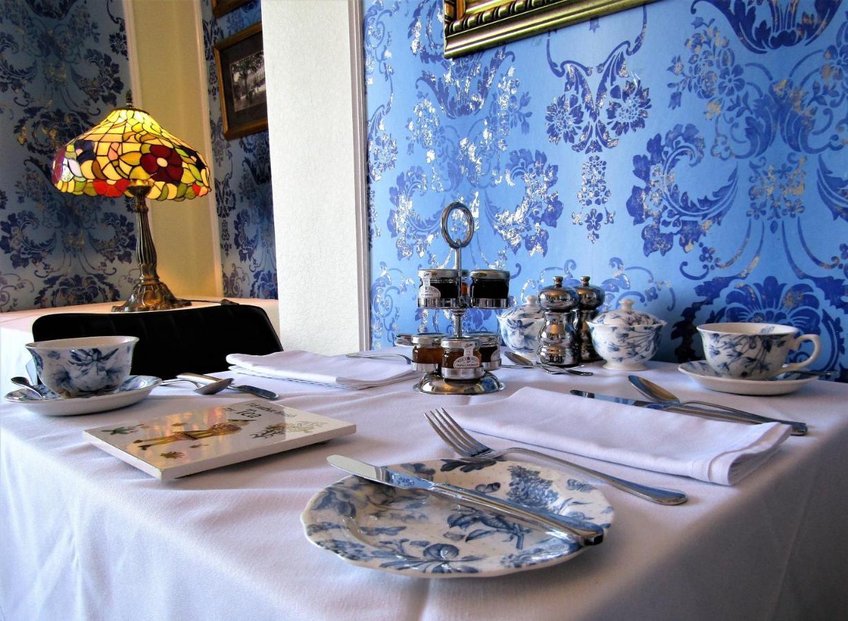ホテル Stratford House Exclusively For Adults ランディドノー エクステリア 写真
