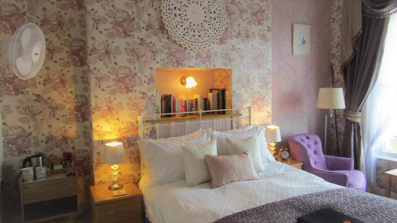 ホテル Stratford House Exclusively For Adults ランディドノー エクステリア 写真