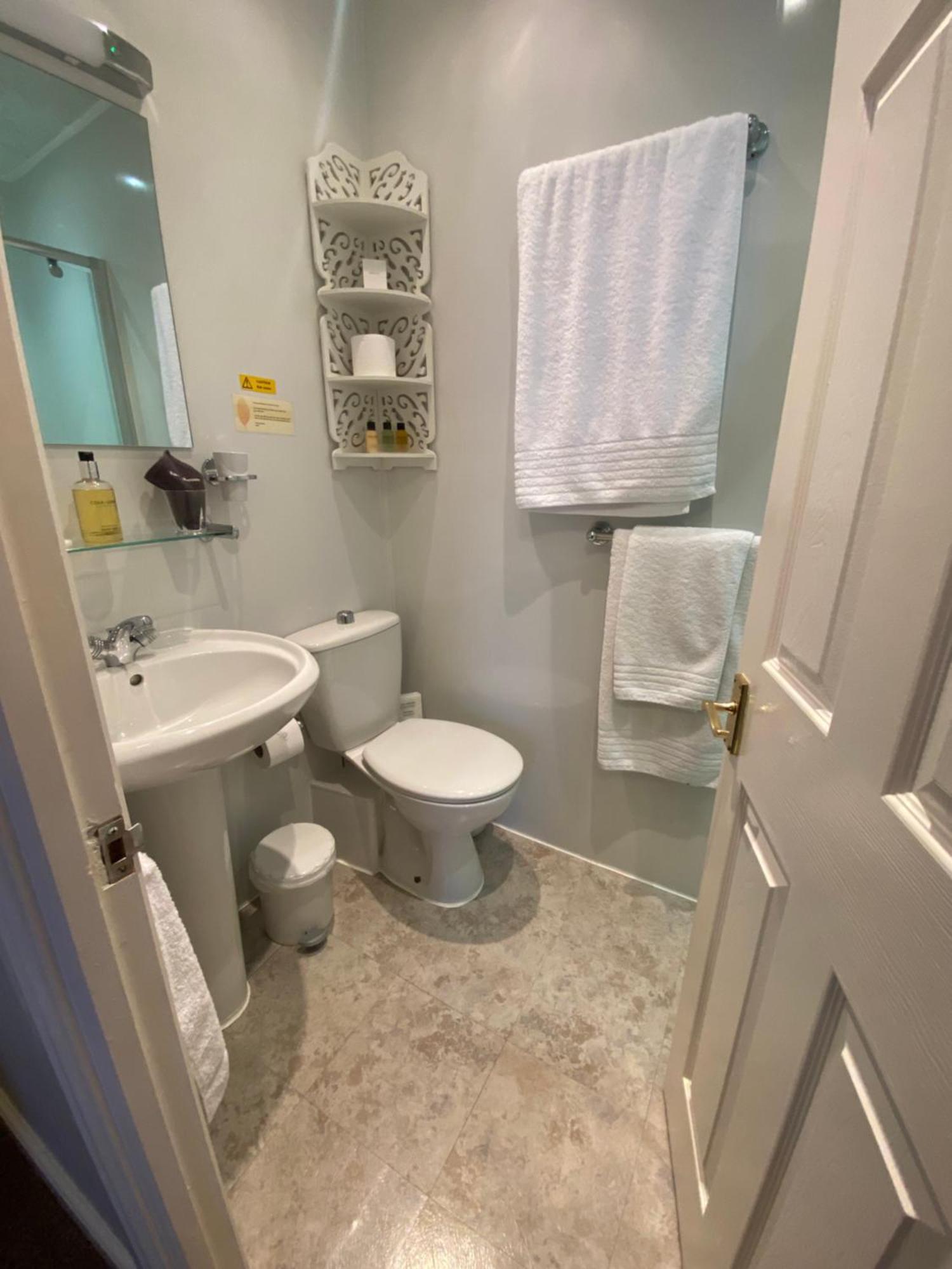ホテル Stratford House Exclusively For Adults ランディドノー エクステリア 写真