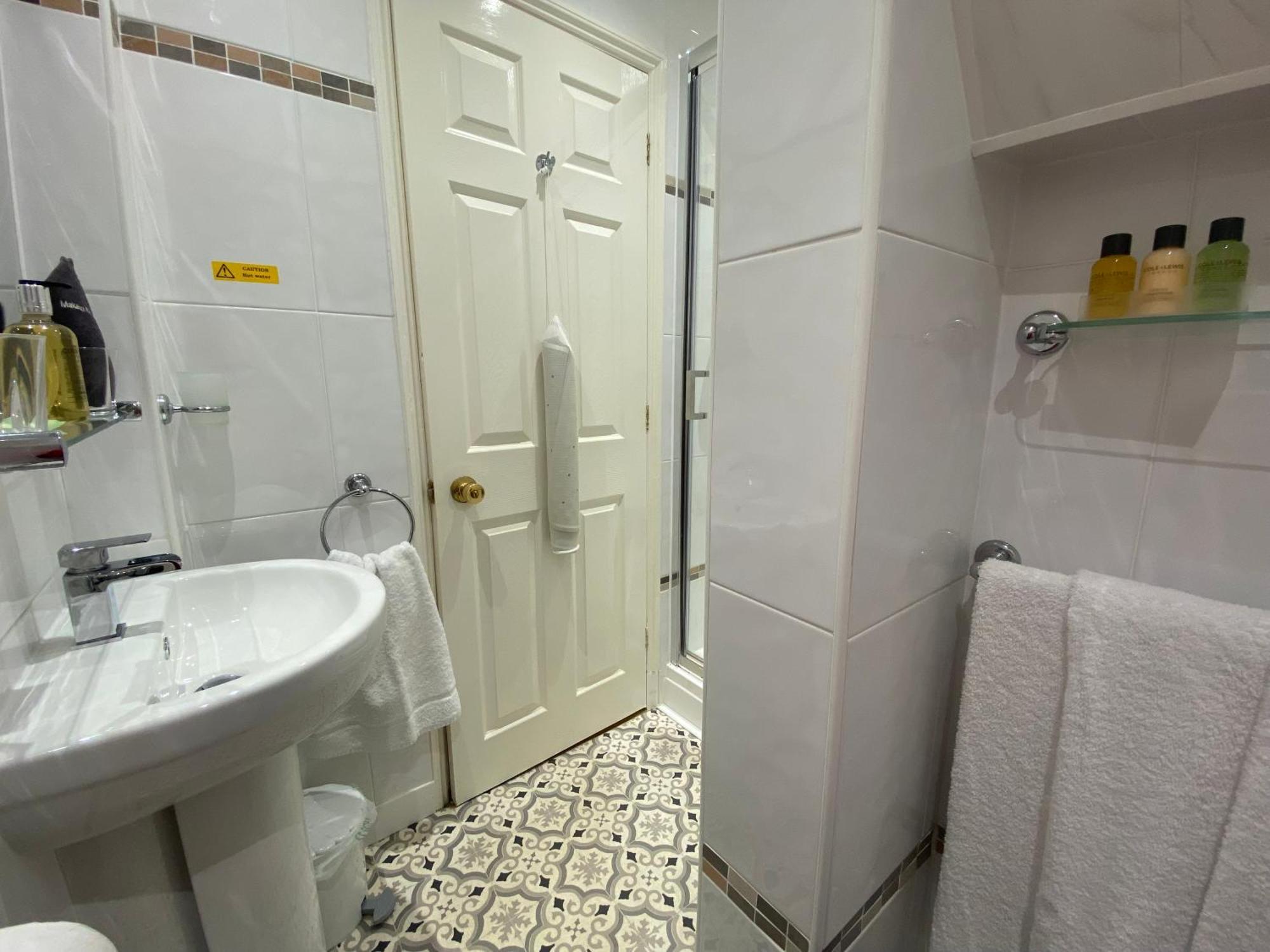 ホテル Stratford House Exclusively For Adults ランディドノー エクステリア 写真