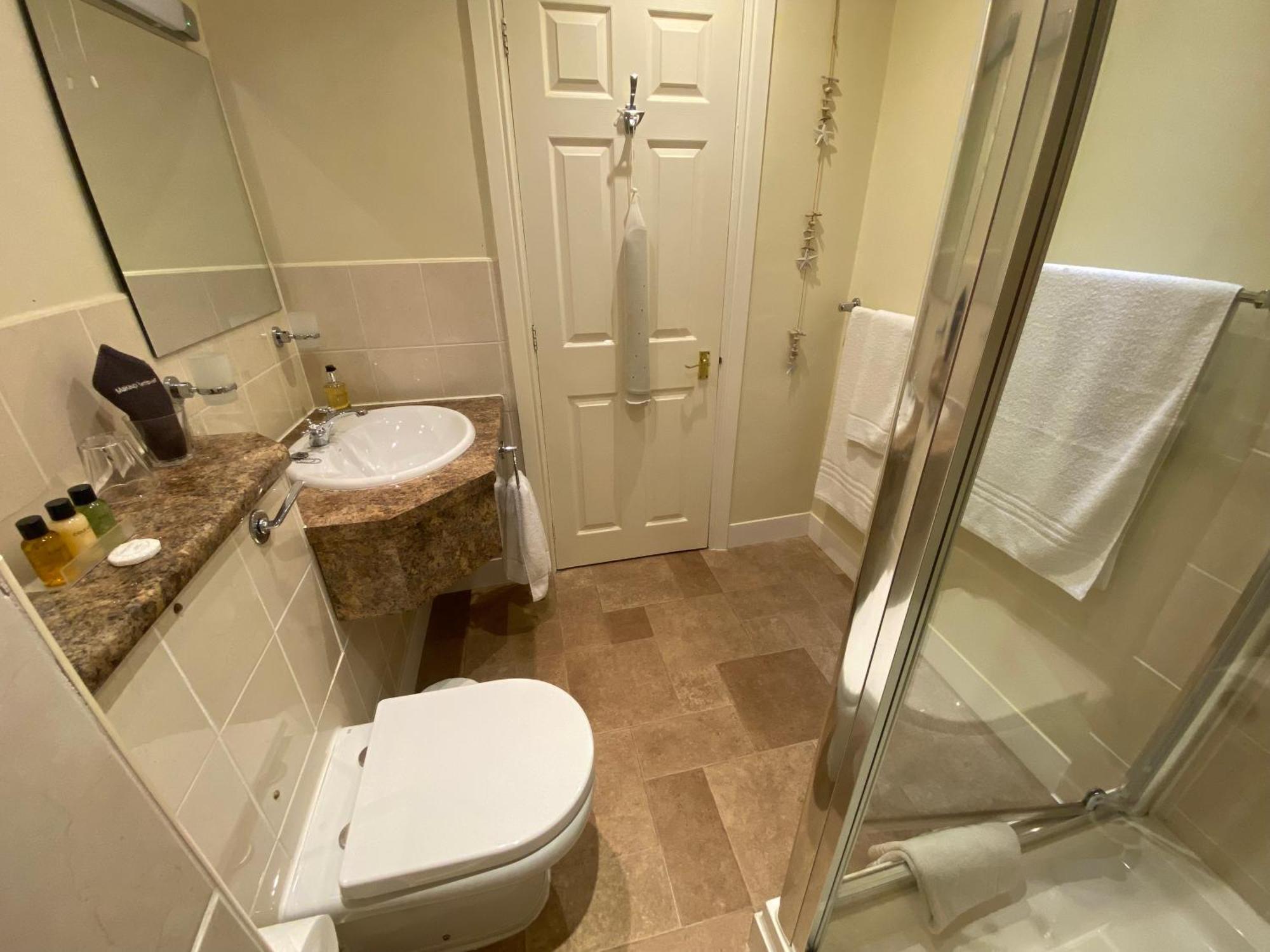 ホテル Stratford House Exclusively For Adults ランディドノー エクステリア 写真