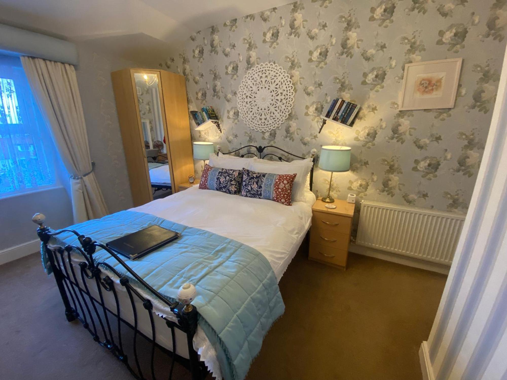 ホテル Stratford House Exclusively For Adults ランディドノー エクステリア 写真