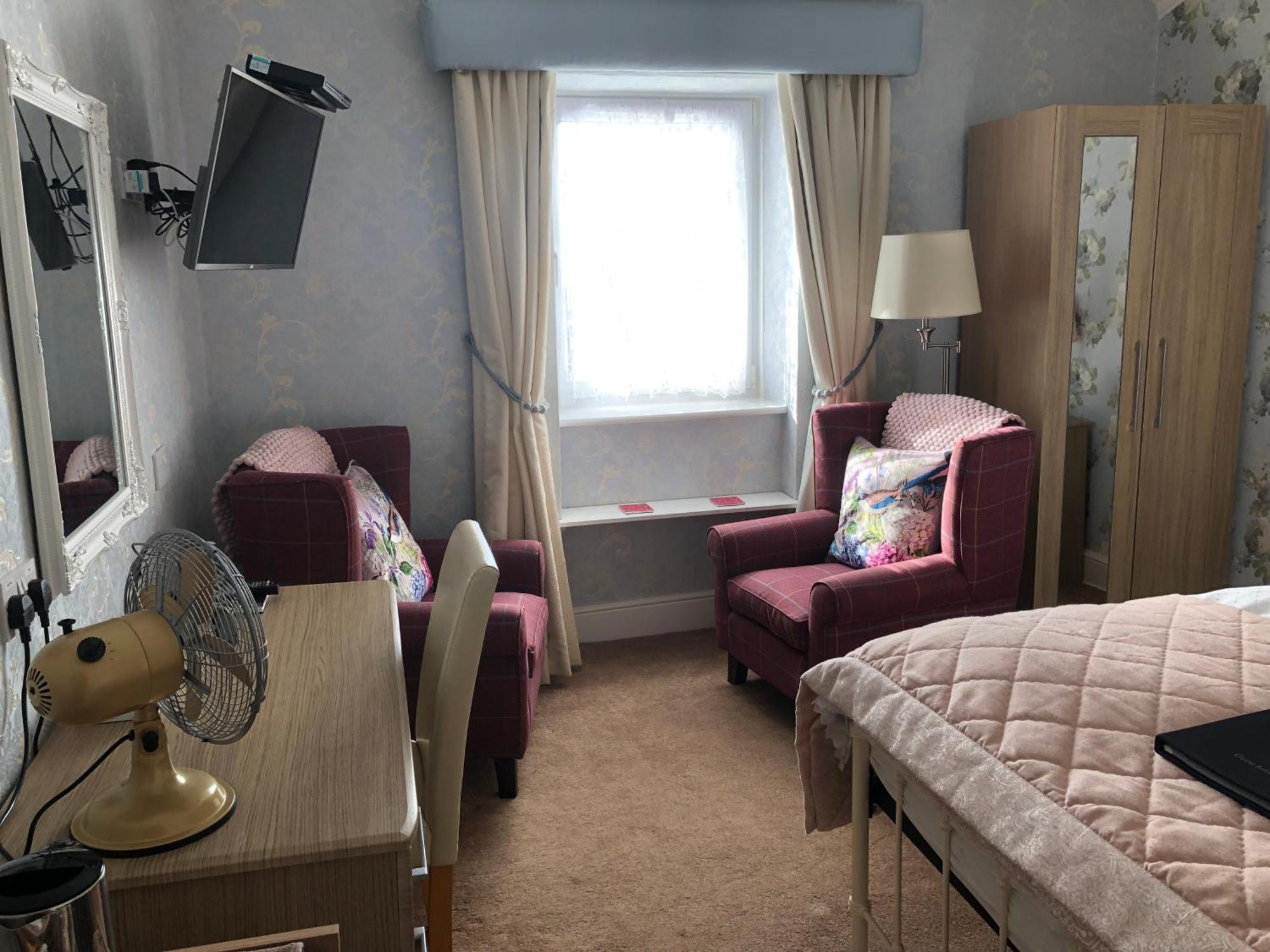 ホテル Stratford House Exclusively For Adults ランディドノー エクステリア 写真